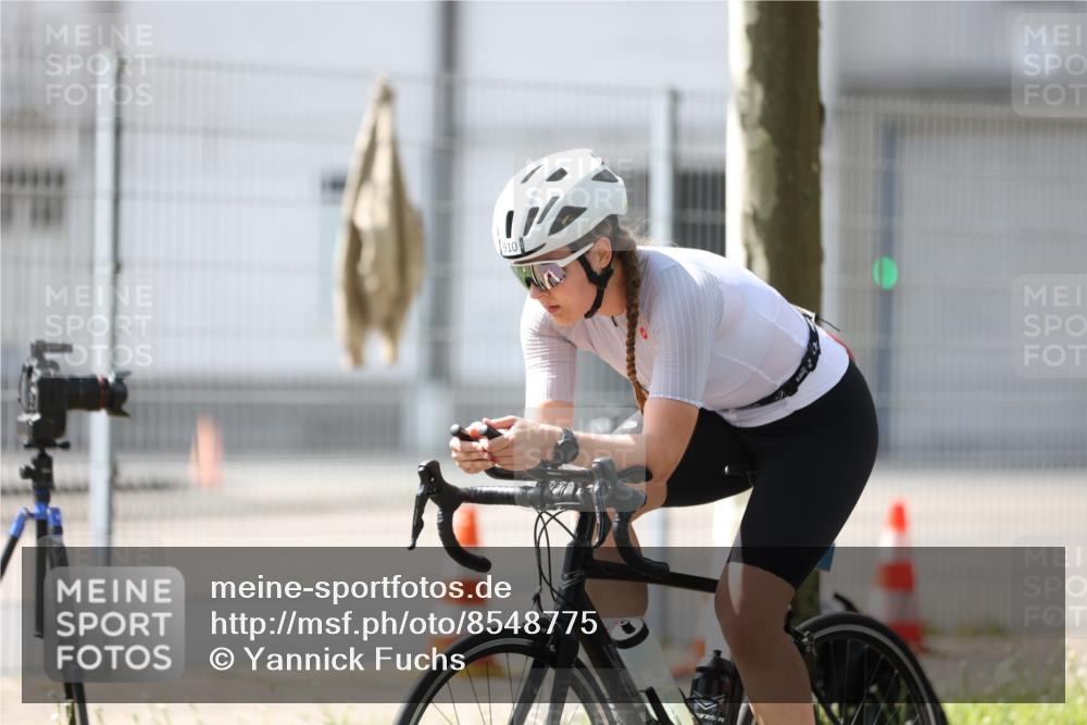 10.08.2025 - GEWOBA Citytriathlon Bremen Yannick Fuchs http://msf.ph/oto/8548775 10.08.2025 13:17:20 Radfahren 602, 720, 910, 921, 1018 meine-sportfotos.de
