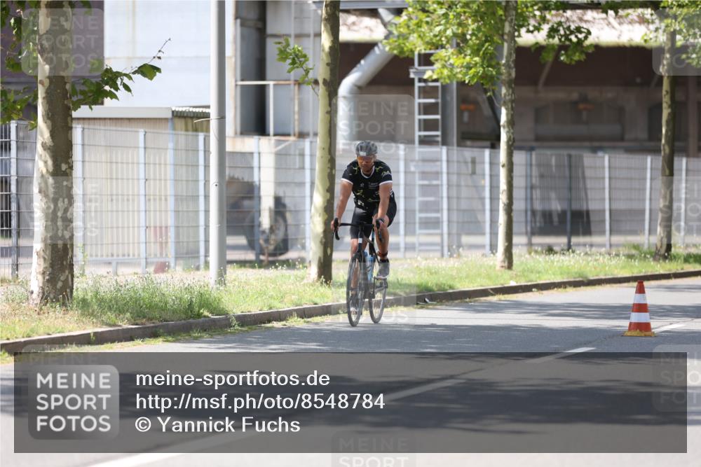 10.08.2025 - GEWOBA Citytriathlon Bremen Yannick Fuchs http://msf.ph/oto/8548784 10.08.2025 13:17:28 Radfahren 825, 853, 910, 1018 meine-sportfotos.de