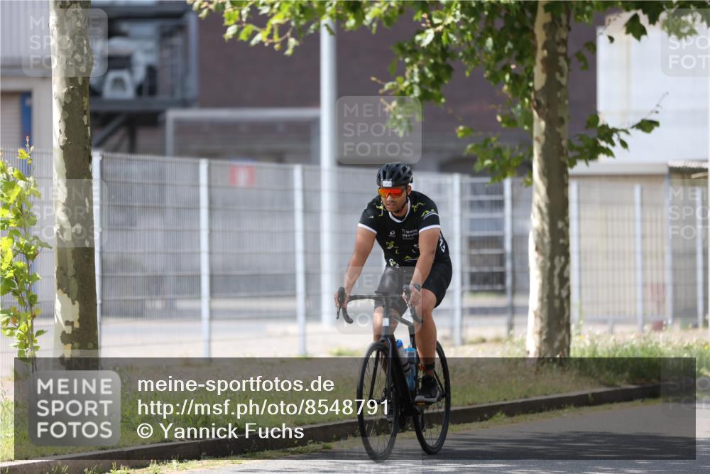10.08.2025 - GEWOBA Citytriathlon Bremen Yannick Fuchs http://msf.ph/oto/8548791 10.08.2025 13:17:30 Radfahren 825, 853, 910, 1018 meine-sportfotos.de