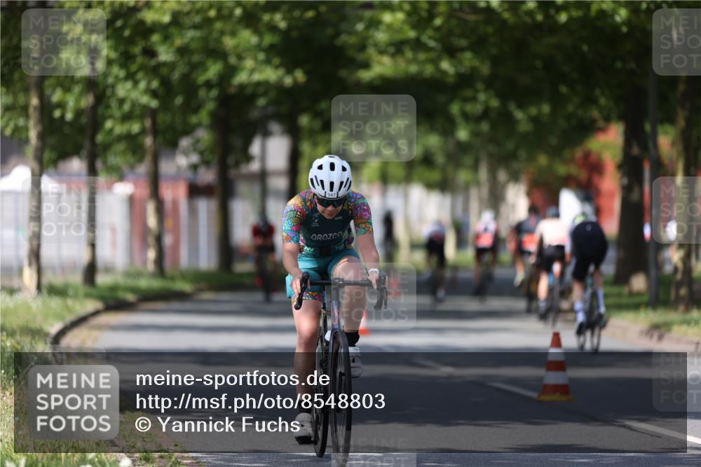 10.08.2025 - GEWOBA Citytriathlon Bremen Yannick Fuchs http://msf.ph/oto/8548803 10.08.2025 12:15:12 Radfahren 564, 591, 643, 753, 852, 876, 947, 959, 1011, 1020 meine-sportfotos.de