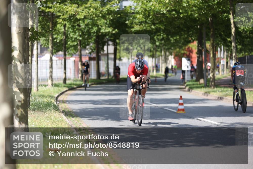 10.08.2025 - GEWOBA Citytriathlon Bremen Yannick Fuchs http://msf.ph/oto/8548819 10.08.2025 12:15:16 Radfahren 564, 591, 643, 753, 852, 876, 947, 959, 1011 meine-sportfotos.de