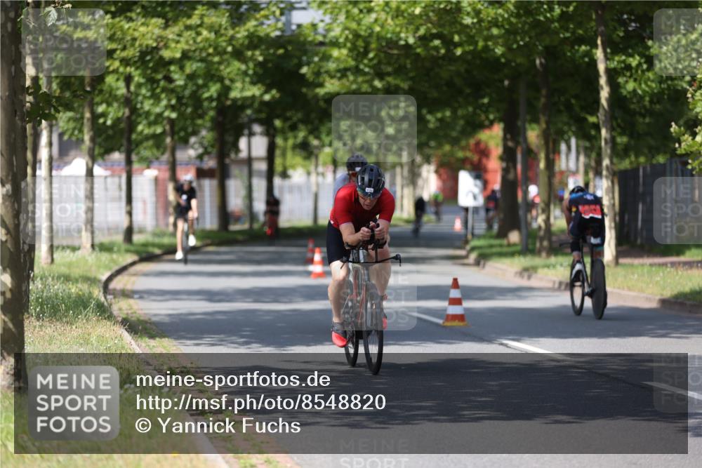 10.08.2025 - GEWOBA Citytriathlon Bremen Yannick Fuchs http://msf.ph/oto/8548820 10.08.2025 12:15:17 Radfahren 564, 591, 643, 753, 852, 858, 876, 947, 959, 1011 meine-sportfotos.de