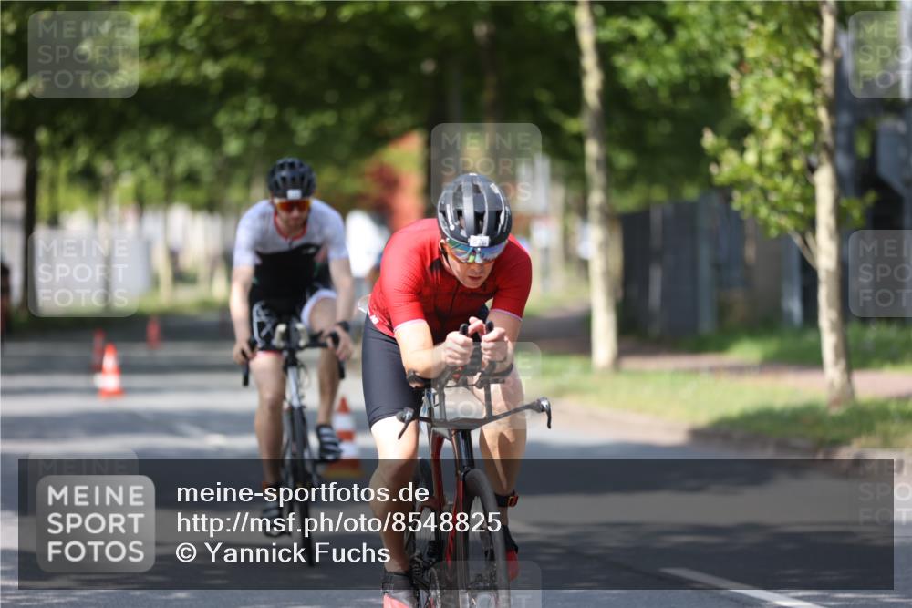 10.08.2025 - GEWOBA Citytriathlon Bremen Yannick Fuchs http://msf.ph/oto/8548825 10.08.2025 12:15:17 Radfahren 564, 591, 643, 753, 852, 858, 876, 947, 959, 1011 meine-sportfotos.de