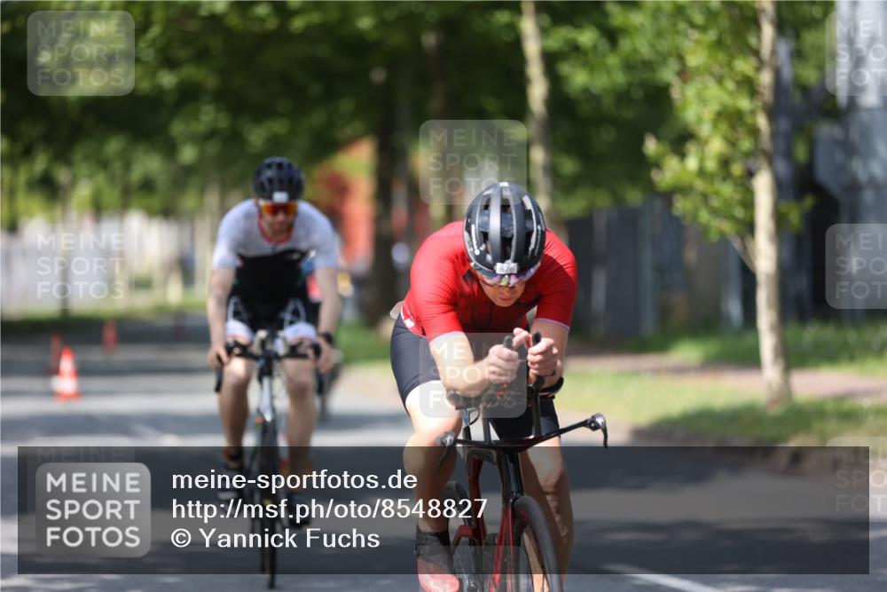 10.08.2025 - GEWOBA Citytriathlon Bremen Yannick Fuchs http://msf.ph/oto/8548827 10.08.2025 12:15:17 Radfahren 564, 591, 643, 753, 852, 858, 876, 947, 959, 1011 meine-sportfotos.de
