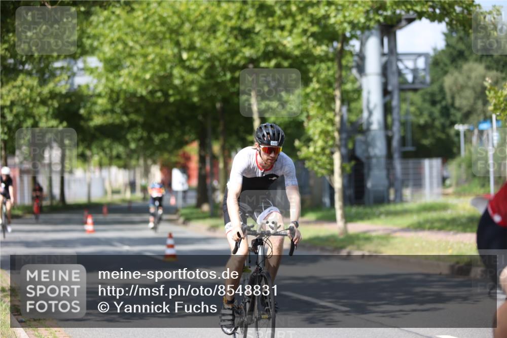 10.08.2025 - GEWOBA Citytriathlon Bremen Yannick Fuchs http://msf.ph/oto/8548831 10.08.2025 12:15:18 Radfahren 564, 591, 643, 753, 852, 858, 876, 947, 959, 1011 meine-sportfotos.de