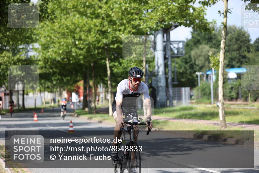 10.08.2025 - GEWOBA Citytriathlon Bremen Yannick Fuchs http://msf.ph/oto/8548833 10.08.2025 12:15:18 Radfahren 564, 591, 643, 753, 852, 858, 876, 947, 959, 1011 meine-sportfotos.de