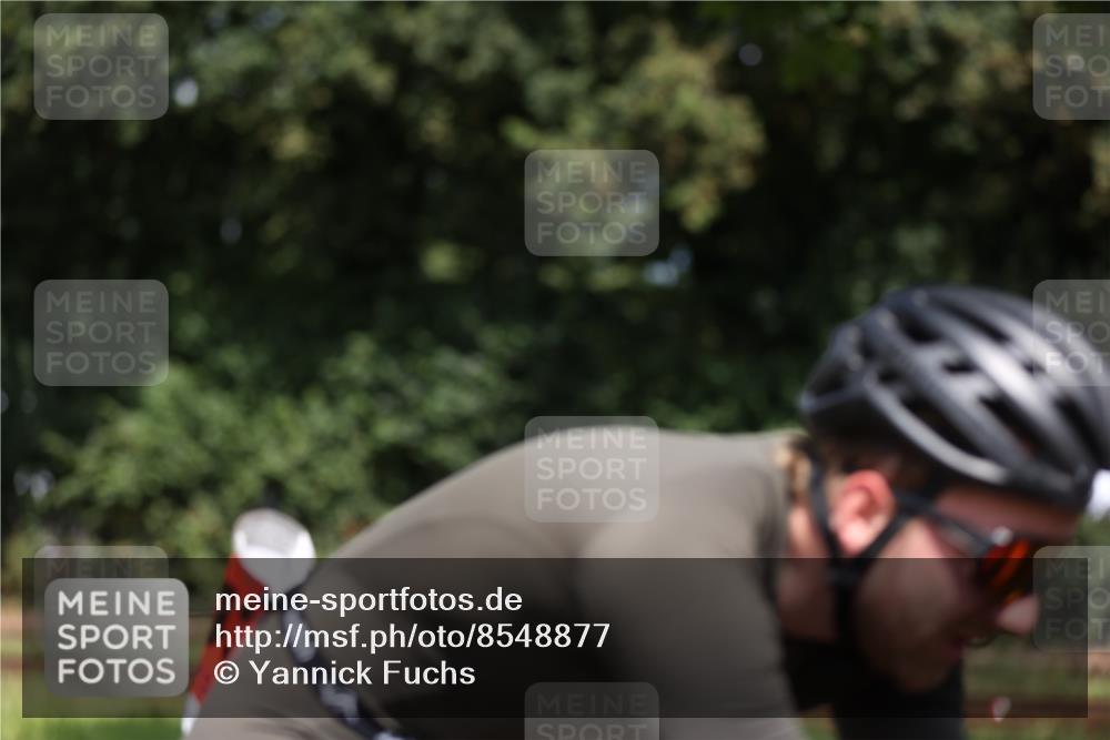 10.08.2025 - GEWOBA Citytriathlon Bremen Yannick Fuchs http://msf.ph/oto/8548877 10.08.2025 12:15:25 Radfahren 591, 643, 834, 858, 876, 947 meine-sportfotos.de
