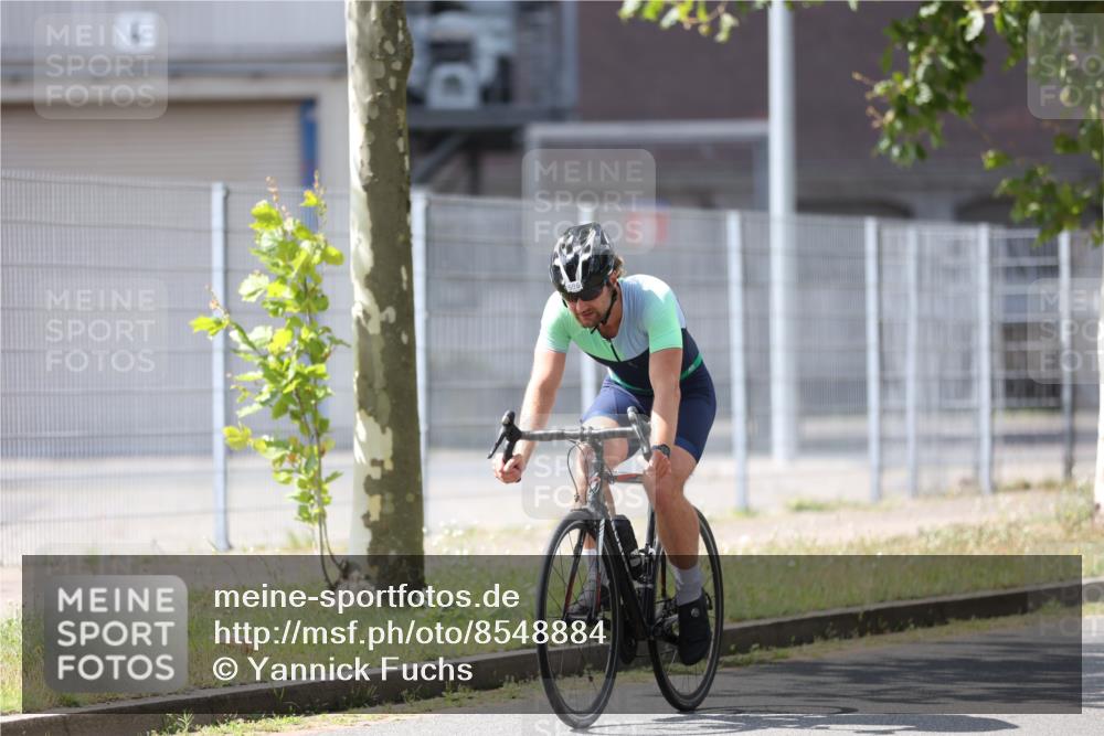 10.08.2025 - GEWOBA Citytriathlon Bremen Yannick Fuchs http://msf.ph/oto/8548884 10.08.2025 13:18:28 Radfahren 596, 934 meine-sportfotos.de