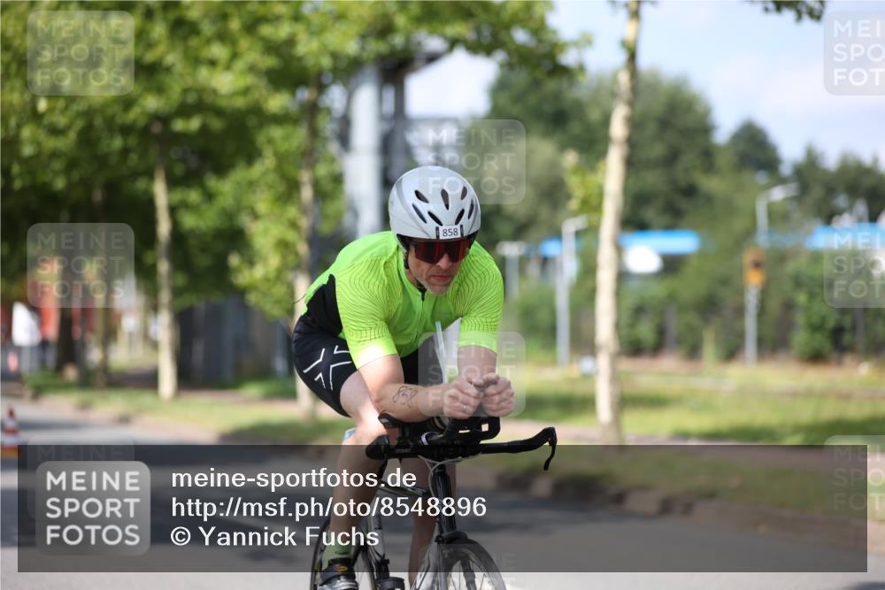 10.08.2025 - GEWOBA Citytriathlon Bremen Yannick Fuchs http://msf.ph/oto/8548896 10.08.2025 12:15:31 Radfahren 591, 641, 643, 834, 858 meine-sportfotos.de