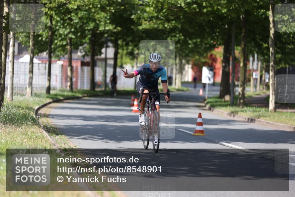 10.08.2025 - GEWOBA Citytriathlon Bremen Yannick Fuchs http://msf.ph/oto/8548901 10.08.2025 12:15:32 Radfahren 591, 641, 643, 834, 858 meine-sportfotos.de