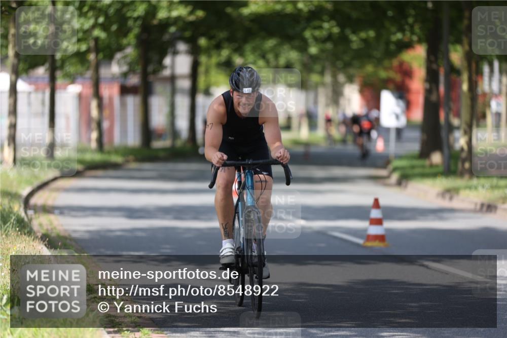 10.08.2025 - GEWOBA Citytriathlon Bremen Yannick Fuchs http://msf.ph/oto/8548922 10.08.2025 12:15:39 Radfahren 626, 641, 682, 834, 836, 839, 840, 858, 1016 meine-sportfotos.de