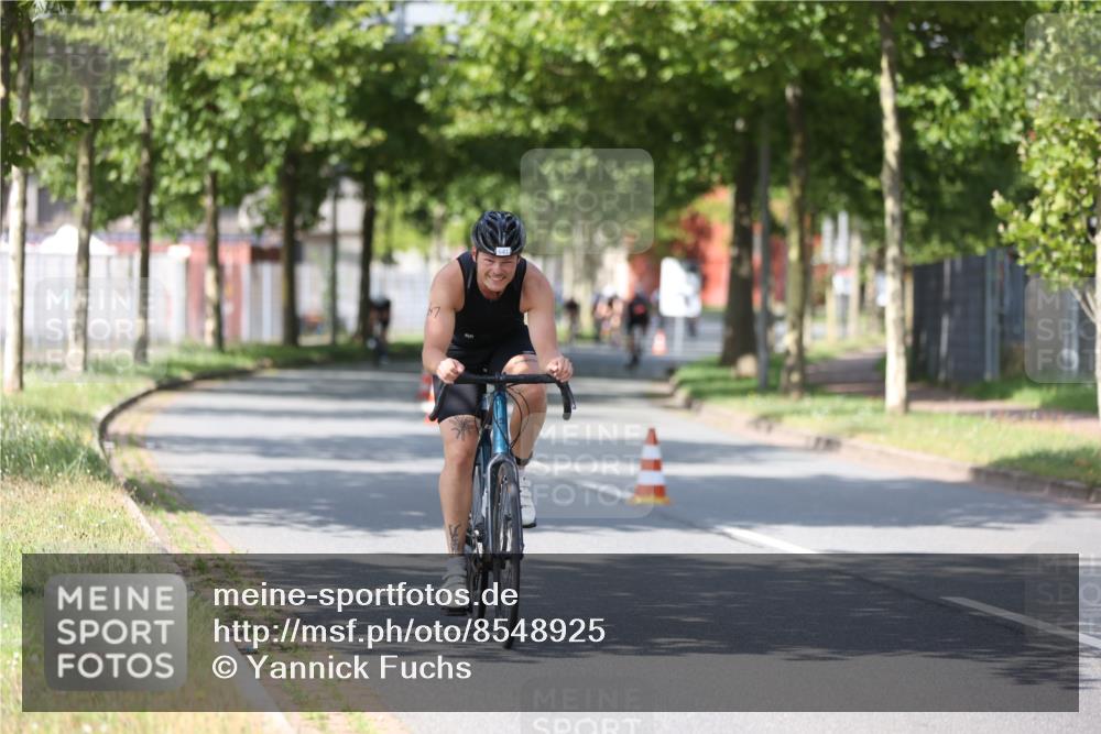 10.08.2025 - GEWOBA Citytriathlon Bremen Yannick Fuchs http://msf.ph/oto/8548925 10.08.2025 12:15:39 Radfahren 626, 641, 682, 834, 836, 839, 840, 858, 1016 meine-sportfotos.de