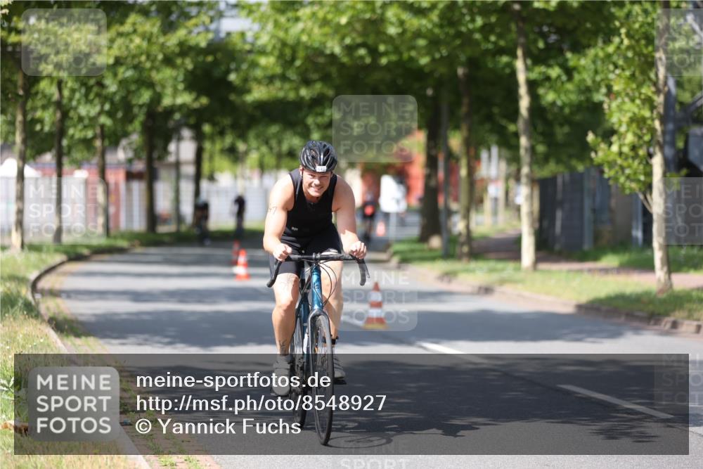 10.08.2025 - GEWOBA Citytriathlon Bremen Yannick Fuchs http://msf.ph/oto/8548927 10.08.2025 12:15:39 Radfahren 626, 641, 682, 834, 836, 839, 840, 858, 1016 meine-sportfotos.de