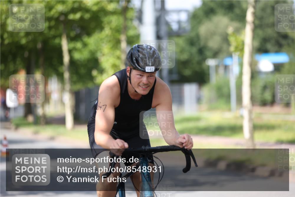 10.08.2025 - GEWOBA Citytriathlon Bremen Yannick Fuchs http://msf.ph/oto/8548931 10.08.2025 12:15:40 Radfahren 626, 641, 682, 834, 836, 839, 840, 858, 1016 meine-sportfotos.de