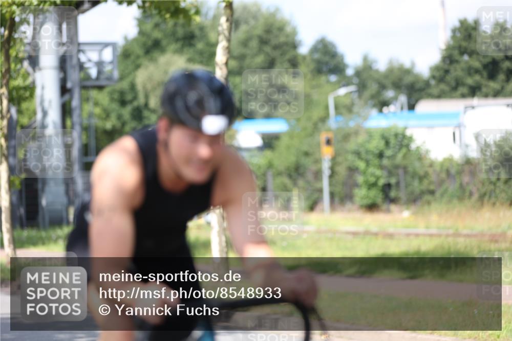 10.08.2025 - GEWOBA Citytriathlon Bremen Yannick Fuchs http://msf.ph/oto/8548933 10.08.2025 12:15:40 Radfahren 626, 641, 682, 834, 836, 839, 840, 858, 1016 meine-sportfotos.de