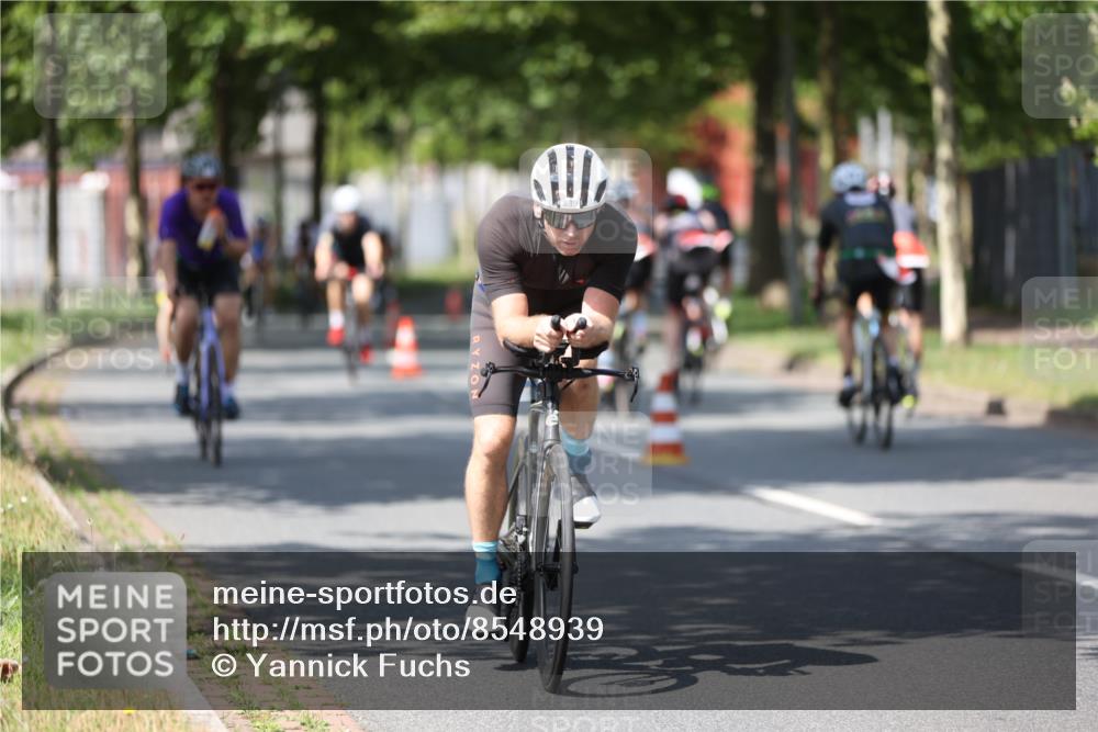 10.08.2025 - GEWOBA Citytriathlon Bremen Yannick Fuchs http://msf.ph/oto/8548939 10.08.2025 12:15:45 Radfahren 600, 626, 641, 682, 715, 836, 839, 840, 859, 891, 1016, 1022 meine-sportfotos.de