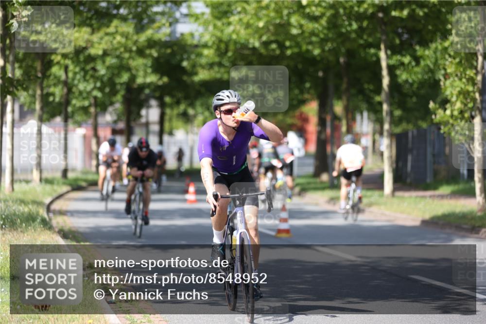10.08.2025 - GEWOBA Citytriathlon Bremen Yannick Fuchs http://msf.ph/oto/8548952 10.08.2025 12:15:47 Radfahren 600, 626, 641, 682, 715, 824, 836, 839, 840, 859, 891, 1016, 1022 meine-sportfotos.de