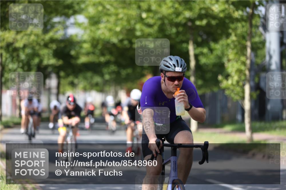 10.08.2025 - GEWOBA Citytriathlon Bremen Yannick Fuchs http://msf.ph/oto/8548960 10.08.2025 12:15:47 Radfahren 600, 626, 641, 682, 715, 824, 836, 839, 840, 859, 891, 1016, 1022 meine-sportfotos.de