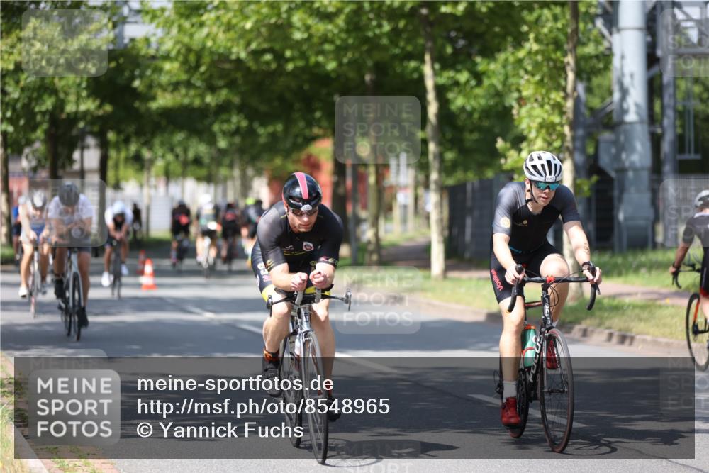 10.08.2025 - GEWOBA Citytriathlon Bremen Yannick Fuchs http://msf.ph/oto/8548965 10.08.2025 12:15:48 Radfahren 600, 626, 641, 682, 686, 707, 715, 824, 836, 839, 840, 859, 891, 1016, 1022 meine-sportfotos.de