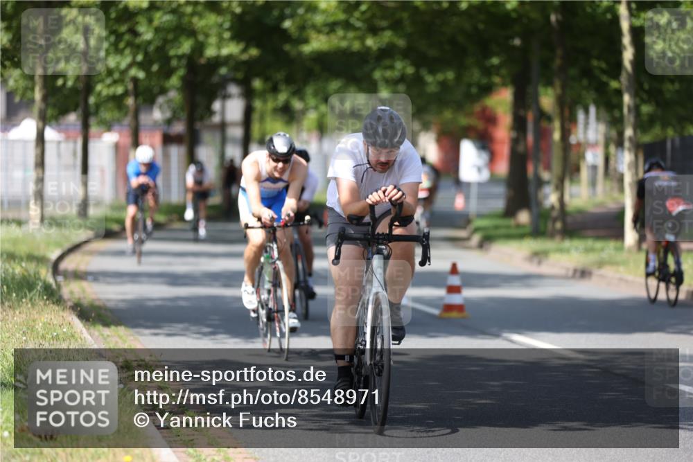 10.08.2025 - GEWOBA Citytriathlon Bremen Yannick Fuchs http://msf.ph/oto/8548971 10.08.2025 12:15:49 Radfahren 600, 626, 641, 682, 686, 707, 715, 824, 836, 839, 840, 859, 891, 1016, 1022 meine-sportfotos.de