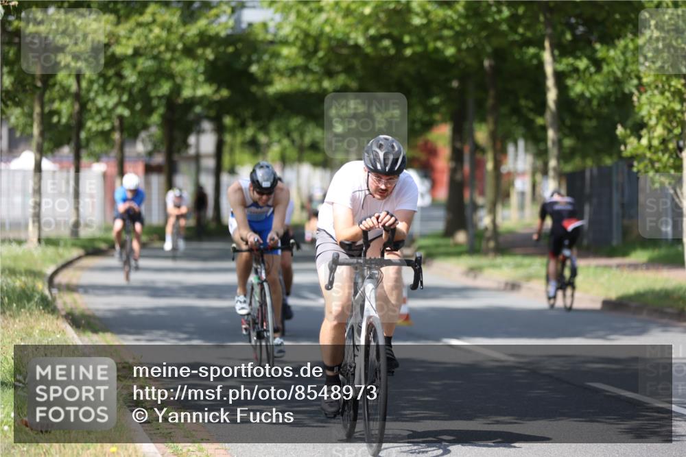 10.08.2025 - GEWOBA Citytriathlon Bremen Yannick Fuchs http://msf.ph/oto/8548973 10.08.2025 12:15:50 Radfahren 600, 626, 641, 682, 686, 707, 715, 824, 836, 839, 840, 859, 891, 1016, 1022 meine-sportfotos.de