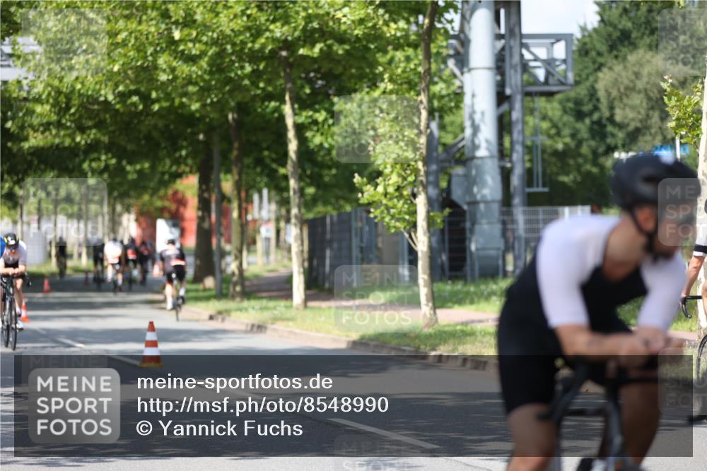10.08.2025 - GEWOBA Citytriathlon Bremen Yannick Fuchs http://msf.ph/oto/8548990 10.08.2025 12:15:51 Radfahren 600, 626, 641, 682, 686, 707, 715, 824, 836, 839, 840, 859, 891, 1016, 1022 meine-sportfotos.de