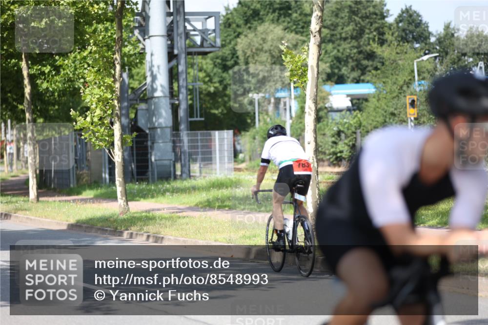 10.08.2025 - GEWOBA Citytriathlon Bremen Yannick Fuchs http://msf.ph/oto/8548993 10.08.2025 12:15:52 Radfahren 600, 626, 641, 682, 686, 707, 715, 824, 836, 839, 840, 859, 891, 1016, 1022 meine-sportfotos.de