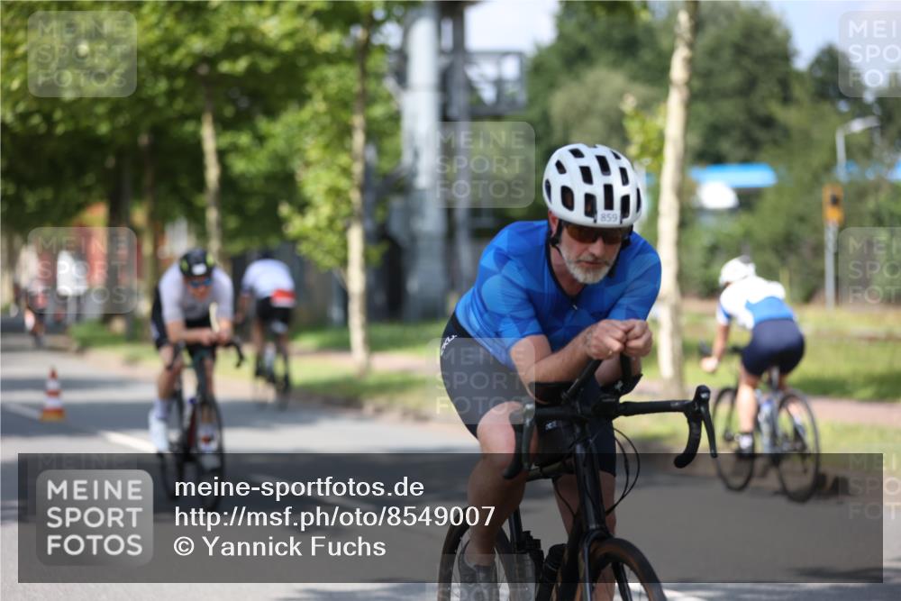 10.08.2025 - GEWOBA Citytriathlon Bremen Yannick Fuchs http://msf.ph/oto/8549007 10.08.2025 12:15:53 Radfahren 600, 626, 654, 682, 686, 707, 715, 824, 836, 839, 840, 859, 891, 1016, 1022 meine-sportfotos.de