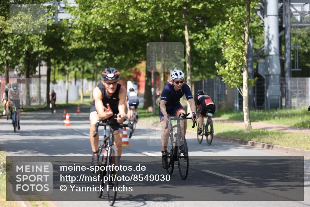 10.08.2025 - GEWOBA Citytriathlon Bremen Yannick Fuchs http://msf.ph/oto/8549030 10.08.2025 12:15:57 Radfahren 600, 626, 654, 682, 686, 707, 715, 824, 836, 839, 840, 859, 891, 1016, 1022 meine-sportfotos.de