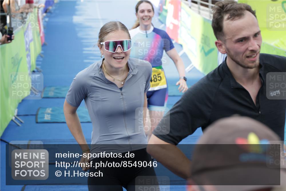 10.08.2025 - GEWOBA Citytriathlon Bremen H.Heesch http://msf.ph/oto/8549046 10.08.2025 11:36:05 Ziel 109, 207, 373, 485 meine-sportfotos.de