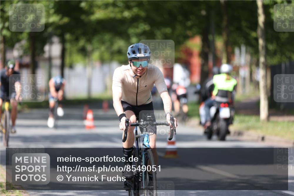 10.08.2025 - GEWOBA Citytriathlon Bremen Yannick Fuchs http://msf.ph/oto/8549051 10.08.2025 12:15:59 Radfahren 600, 626, 654, 682, 686, 707, 715, 824, 836, 839, 840, 859, 891, 1016, 1022 meine-sportfotos.de