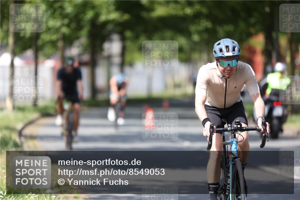 10.08.2025 - GEWOBA Citytriathlon Bremen Yannick Fuchs http://msf.ph/oto/8549053 10.08.2025 12:15:59 Radfahren 600, 626, 654, 682, 686, 707, 715, 824, 836, 839, 840, 859, 891, 1016, 1022 meine-sportfotos.de
