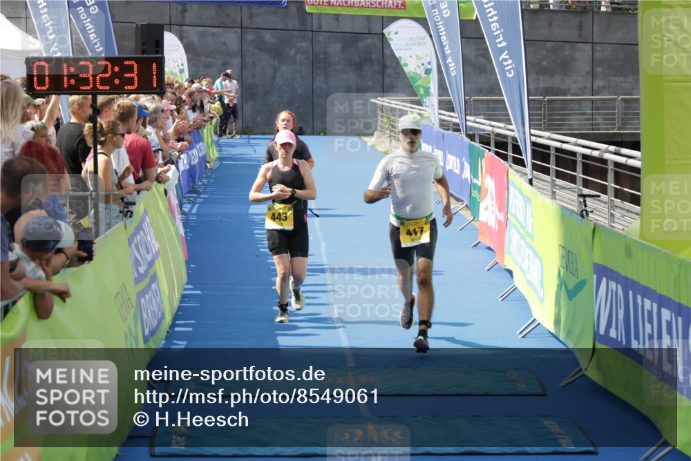 10.08.2025 - GEWOBA Citytriathlon Bremen H.Heesch http://msf.ph/oto/8549061 10.08.2025 11:36:13 Ziel 418, 443, 452, 485 meine-sportfotos.de