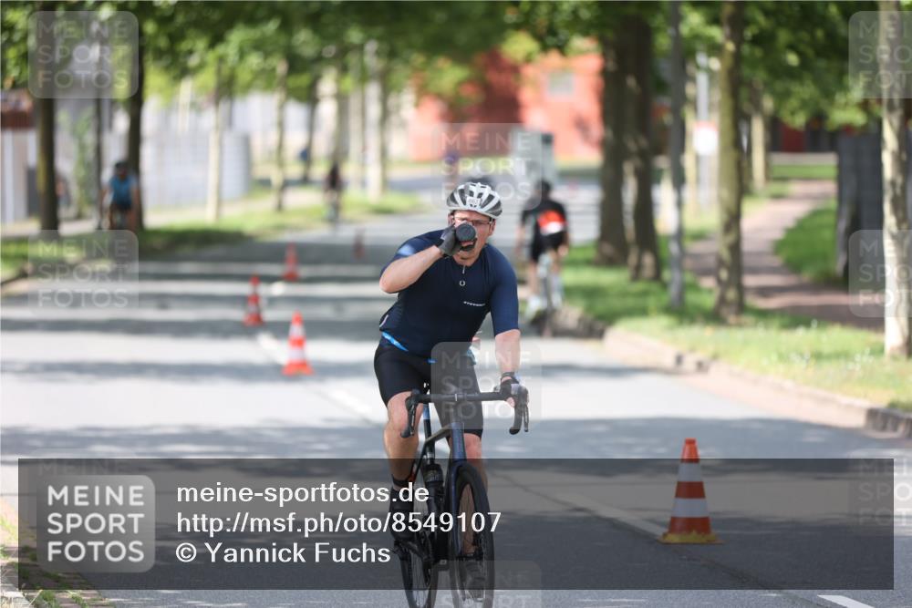 10.08.2025 - GEWOBA Citytriathlon Bremen Yannick Fuchs http://msf.ph/oto/8549107 10.08.2025 13:20:49 Radfahren 785, 842, 862, 953 meine-sportfotos.de