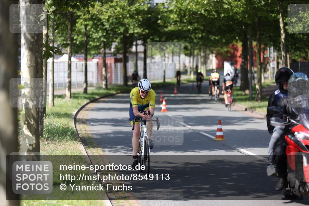10.08.2025 - GEWOBA Citytriathlon Bremen Yannick Fuchs http://msf.ph/oto/8549113 10.08.2025 12:17:21 Radfahren 671, 856, 912, 956 meine-sportfotos.de