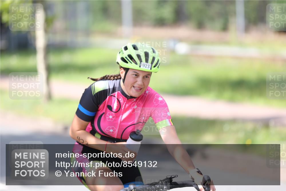 10.08.2025 - GEWOBA Citytriathlon Bremen Yannick Fuchs http://msf.ph/oto/8549132 10.08.2025 13:22:08 Radfahren 663, 676, 923 meine-sportfotos.de