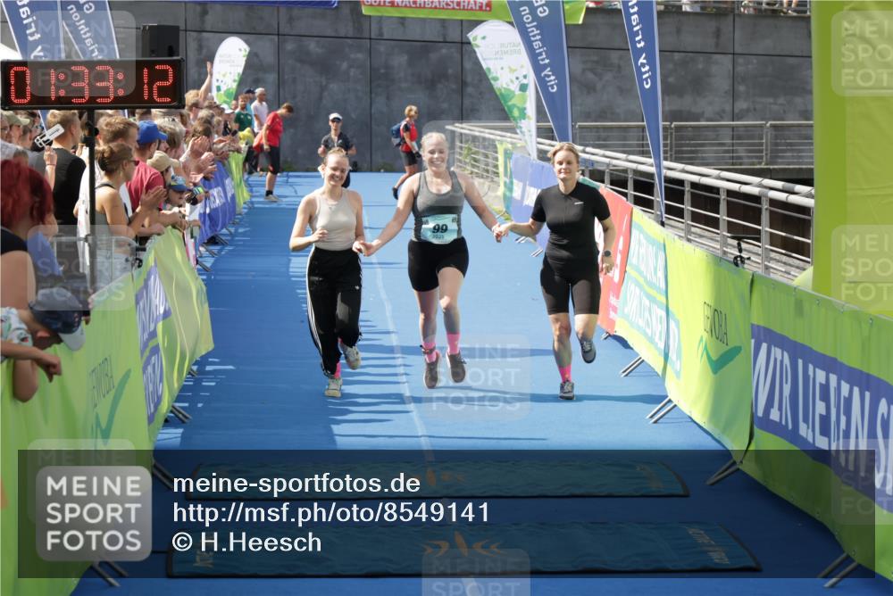 10.08.2025 - GEWOBA Citytriathlon Bremen H.Heesch http://msf.ph/oto/8549141 10.08.2025 11:36:54 Ziel 99 meine-sportfotos.de