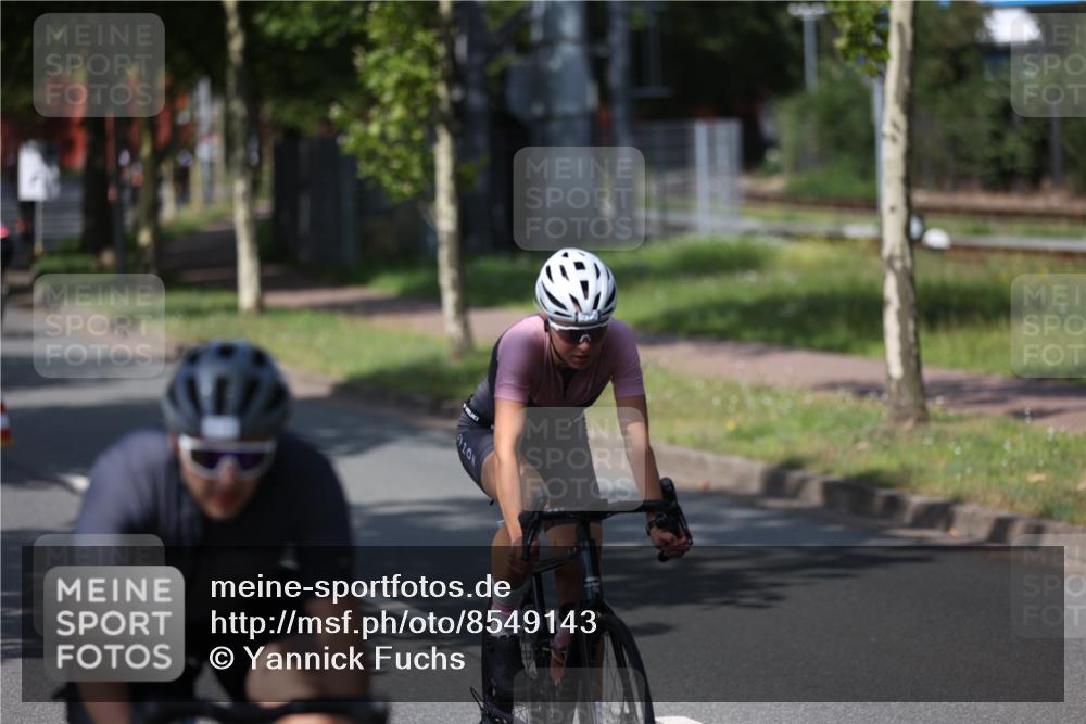 10.08.2025 - GEWOBA Citytriathlon Bremen Yannick Fuchs http://msf.ph/oto/8549143 10.08.2025 12:17:30 Radfahren 671, 766, 856, 912 meine-sportfotos.de