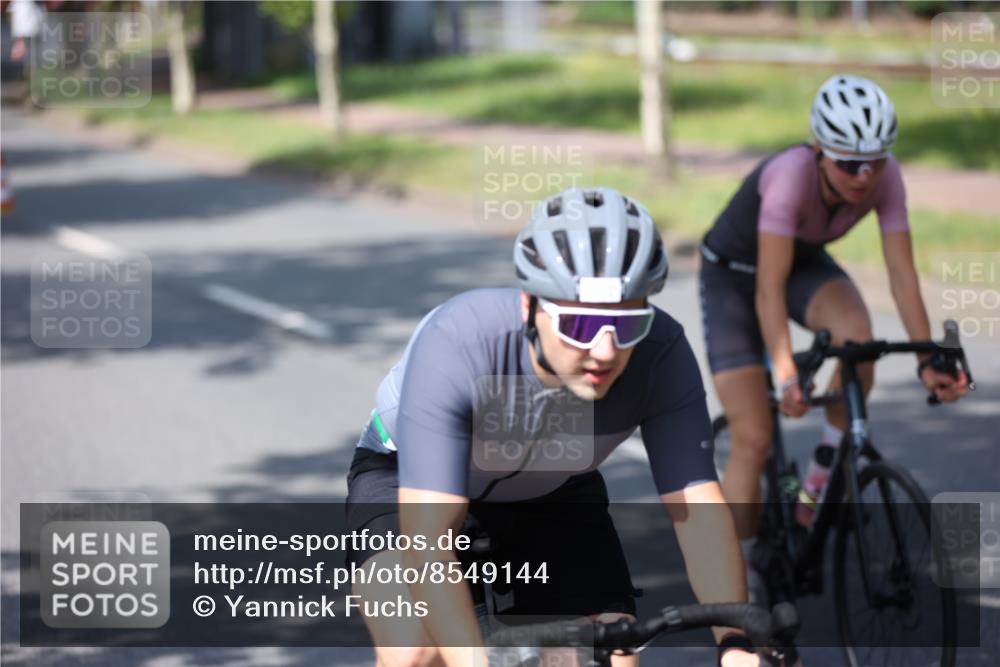 10.08.2025 - GEWOBA Citytriathlon Bremen Yannick Fuchs http://msf.ph/oto/8549144 10.08.2025 12:17:30 Radfahren 671, 766, 856, 912 meine-sportfotos.de