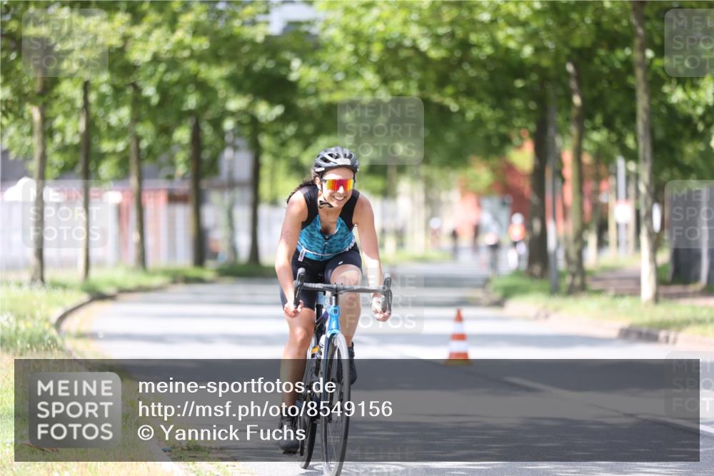 10.08.2025 - GEWOBA Citytriathlon Bremen Yannick Fuchs http://msf.ph/oto/8549156 10.08.2025 13:23:07 Radfahren 925, 946, 963 meine-sportfotos.de