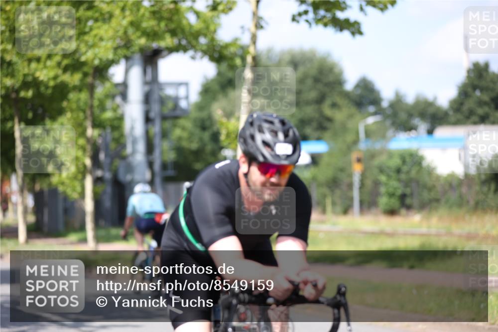 10.08.2025 - GEWOBA Citytriathlon Bremen Yannick Fuchs http://msf.ph/oto/8549159 10.08.2025 12:17:40 Radfahren 560, 566, 766, 912, 1025 meine-sportfotos.de