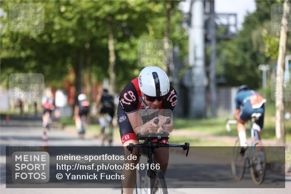 10.08.2025 - GEWOBA Citytriathlon Bremen Yannick Fuchs http://msf.ph/oto/8549166 10.08.2025 12:17:43 Radfahren 560, 566, 741, 765, 766, 912, 1025 meine-sportfotos.de