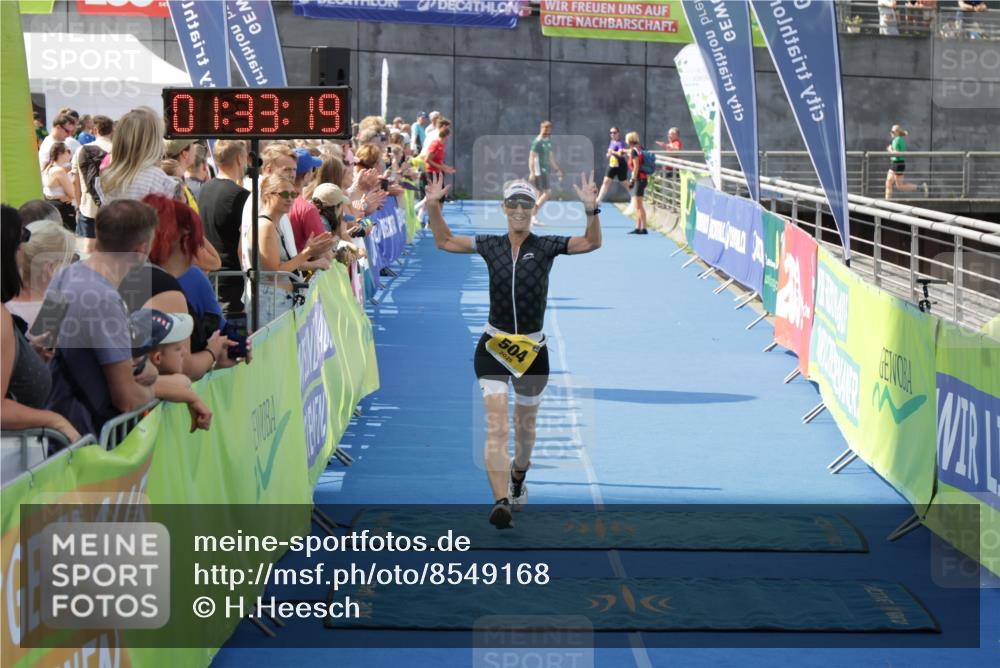 10.08.2025 - GEWOBA Citytriathlon Bremen H.Heesch http://msf.ph/oto/8549168 10.08.2025 11:37:01 Ziel 99, 504 meine-sportfotos.de