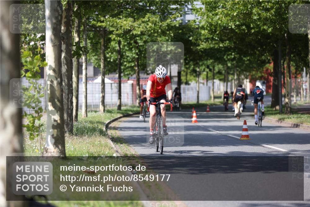 10.08.2025 - GEWOBA Citytriathlon Bremen Yannick Fuchs http://msf.ph/oto/8549177 10.08.2025 12:17:46 Radfahren 560, 566, 741, 765, 766, 933, 1025 meine-sportfotos.de