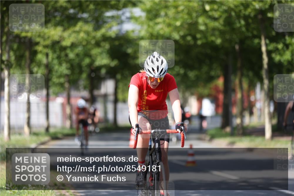 10.08.2025 - GEWOBA Citytriathlon Bremen Yannick Fuchs http://msf.ph/oto/8549181 10.08.2025 12:17:47 Radfahren 560, 566, 741, 765, 766, 933, 1025 meine-sportfotos.de