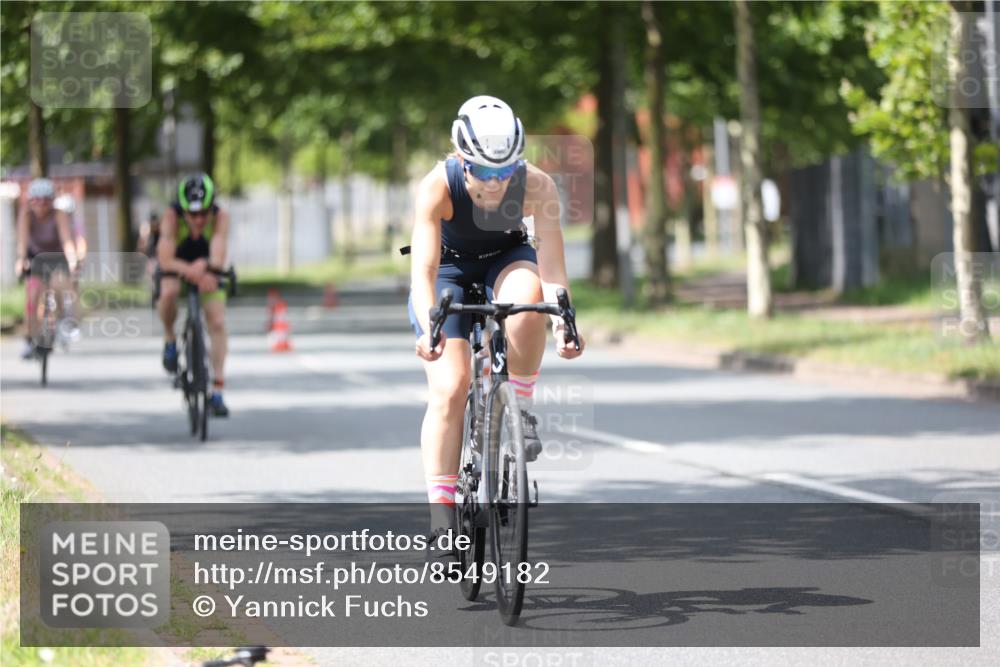 10.08.2025 - GEWOBA Citytriathlon Bremen Yannick Fuchs http://msf.ph/oto/8549182 10.08.2025 13:23:21 Radfahren 908, 925, 939, 945, 946, 954 meine-sportfotos.de