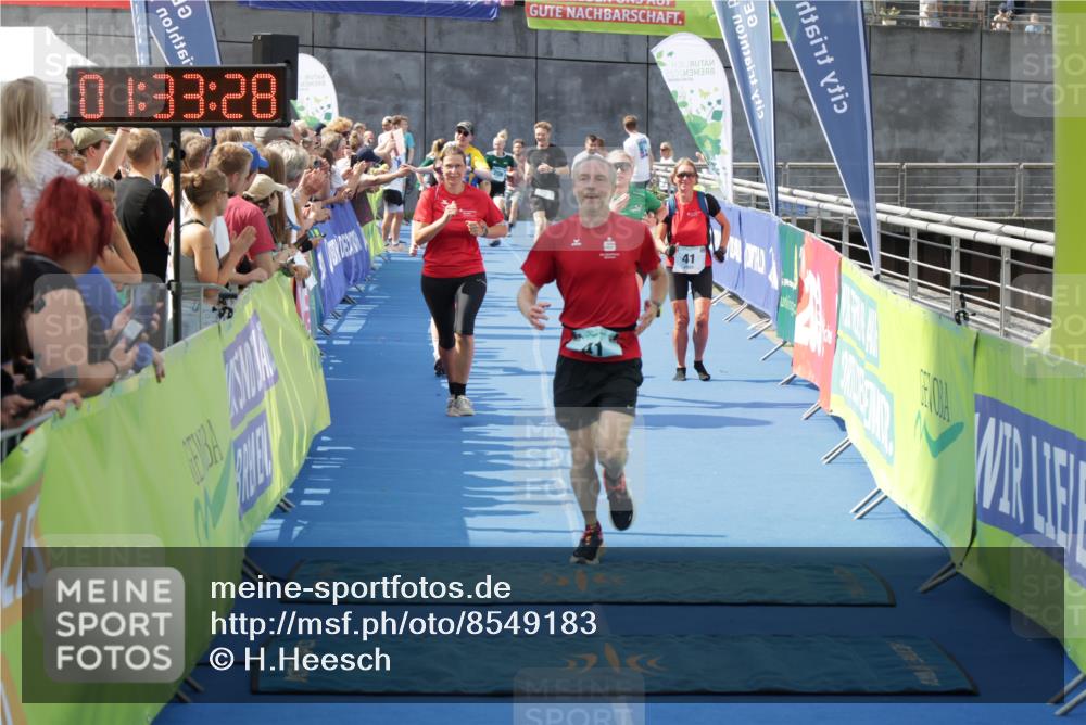 10.08.2025 - GEWOBA Citytriathlon Bremen H.Heesch http://msf.ph/oto/8549183 10.08.2025 11:37:10 Ziel 25, 41, 143, 461, 504 meine-sportfotos.de