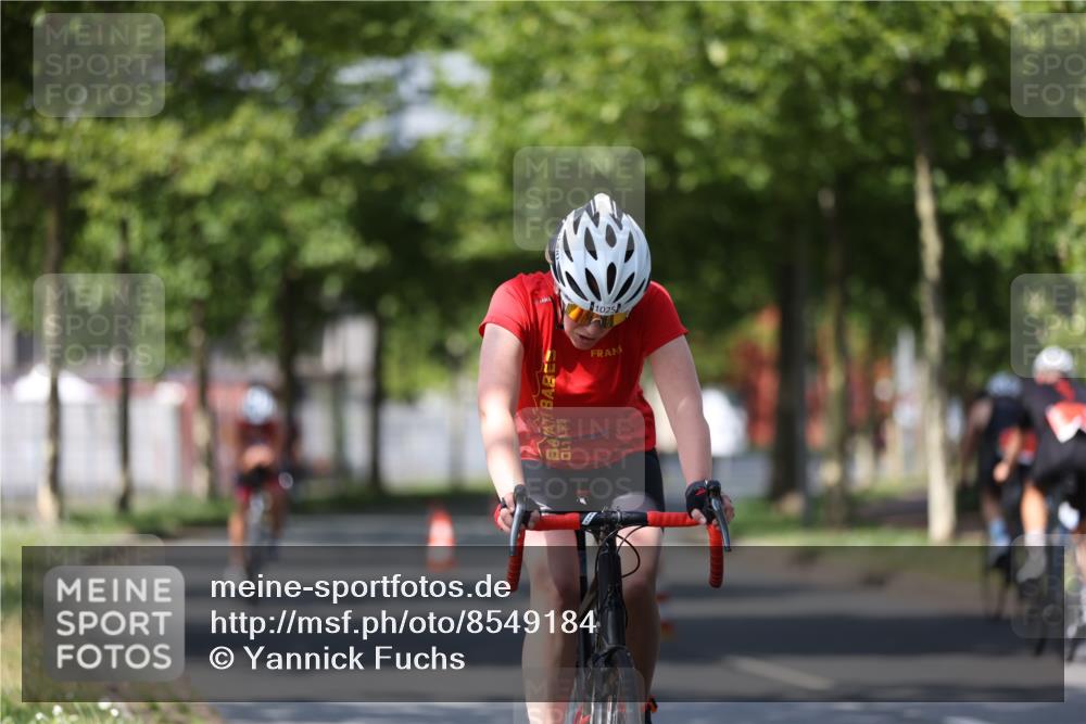 10.08.2025 - GEWOBA Citytriathlon Bremen Yannick Fuchs http://msf.ph/oto/8549184 10.08.2025 12:17:47 Radfahren 560, 566, 741, 765, 766, 933, 1025 meine-sportfotos.de