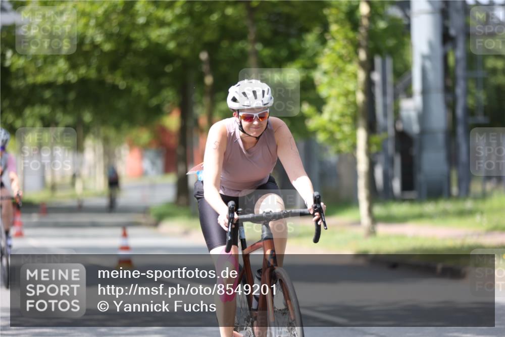 10.08.2025 - GEWOBA Citytriathlon Bremen Yannick Fuchs http://msf.ph/oto/8549201 10.08.2025 13:23:24 Radfahren 908, 925, 939, 945, 946, 954 meine-sportfotos.de