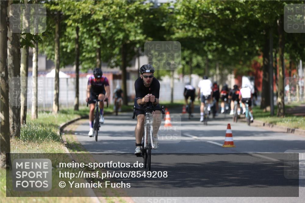 10.08.2025 - GEWOBA Citytriathlon Bremen Yannick Fuchs http://msf.ph/oto/8549208 10.08.2025 12:17:51 Radfahren 560, 566, 741, 765, 867, 933, 1025 meine-sportfotos.de